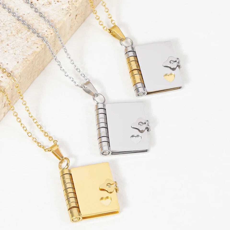 Miniature : Collier livre page avec texte personnalisé