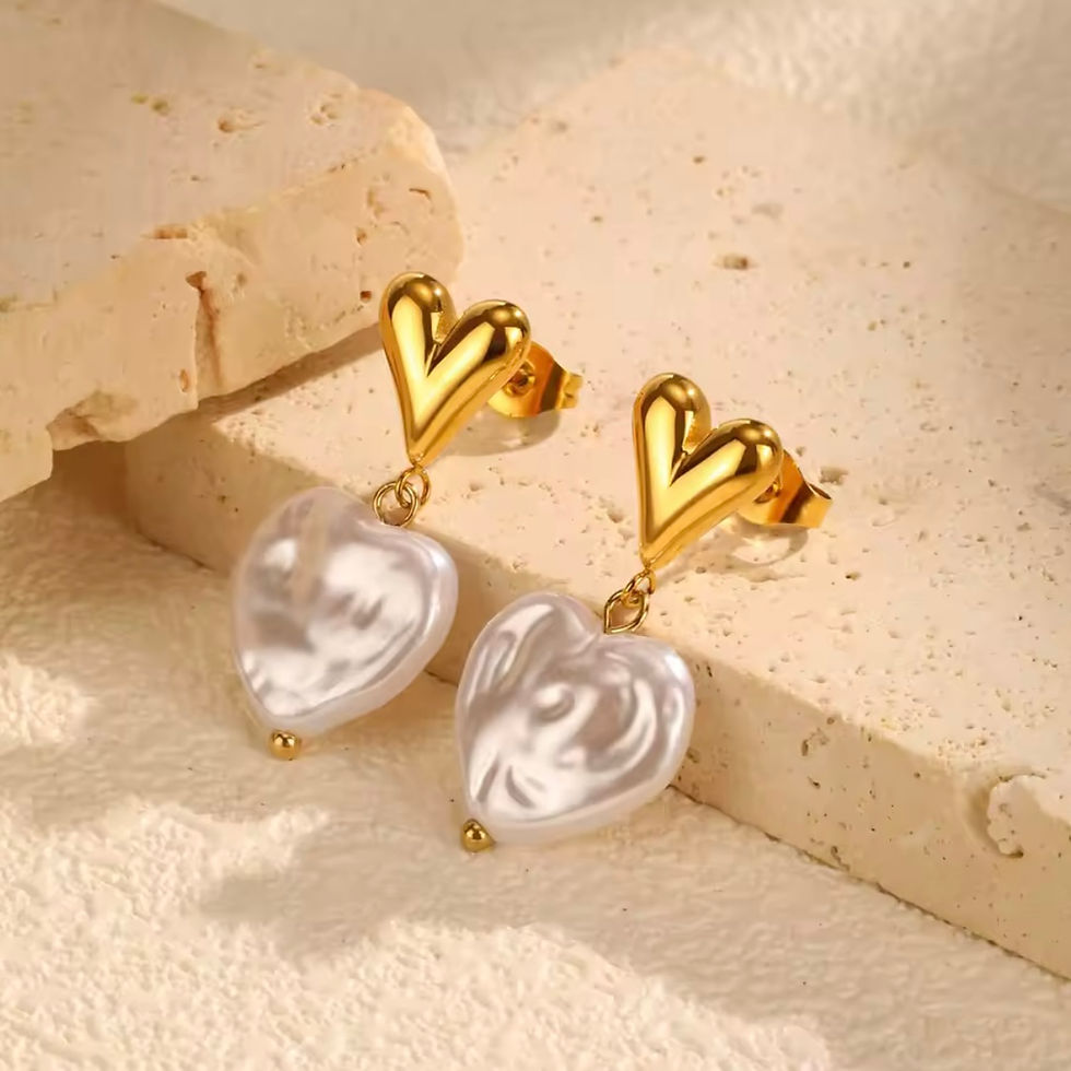 Miniature : Boucles d’oreilles fleurs dorées avec perle blanche a