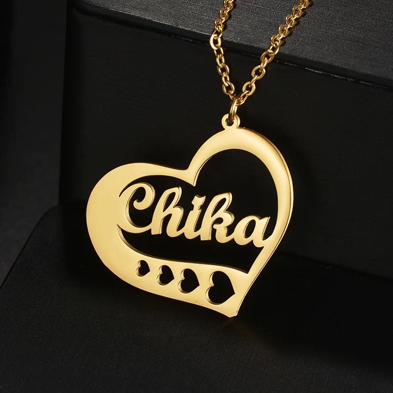 Miniature : Collier avec nom personnalisé quatre cœurs