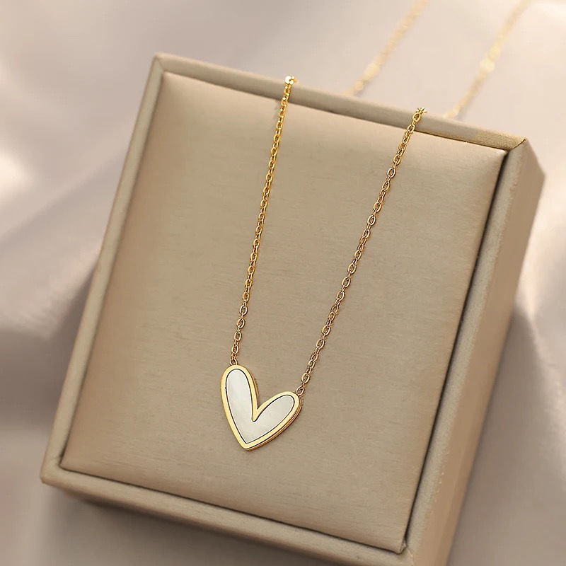 Miniature : Collier femme forme coeur tendance jolie  