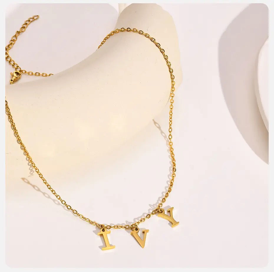 Miniature : Collier avec nom personnalisé lettre 9 lettres max sheni 5