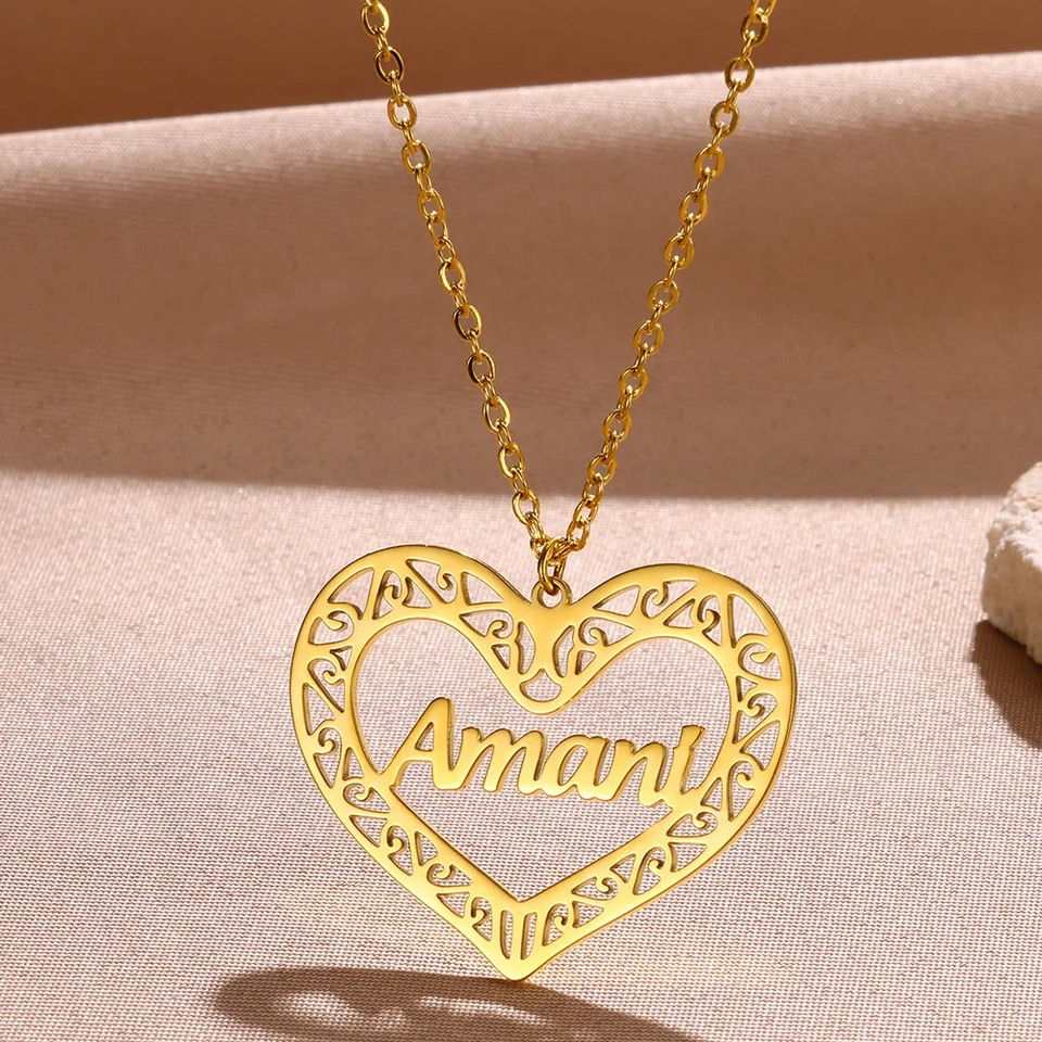 Miniature : Collier avec nom personnalisé cœurs dessin Roho 7