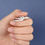 Miniature : Bague personnalisé avec écriture devant petite pierre