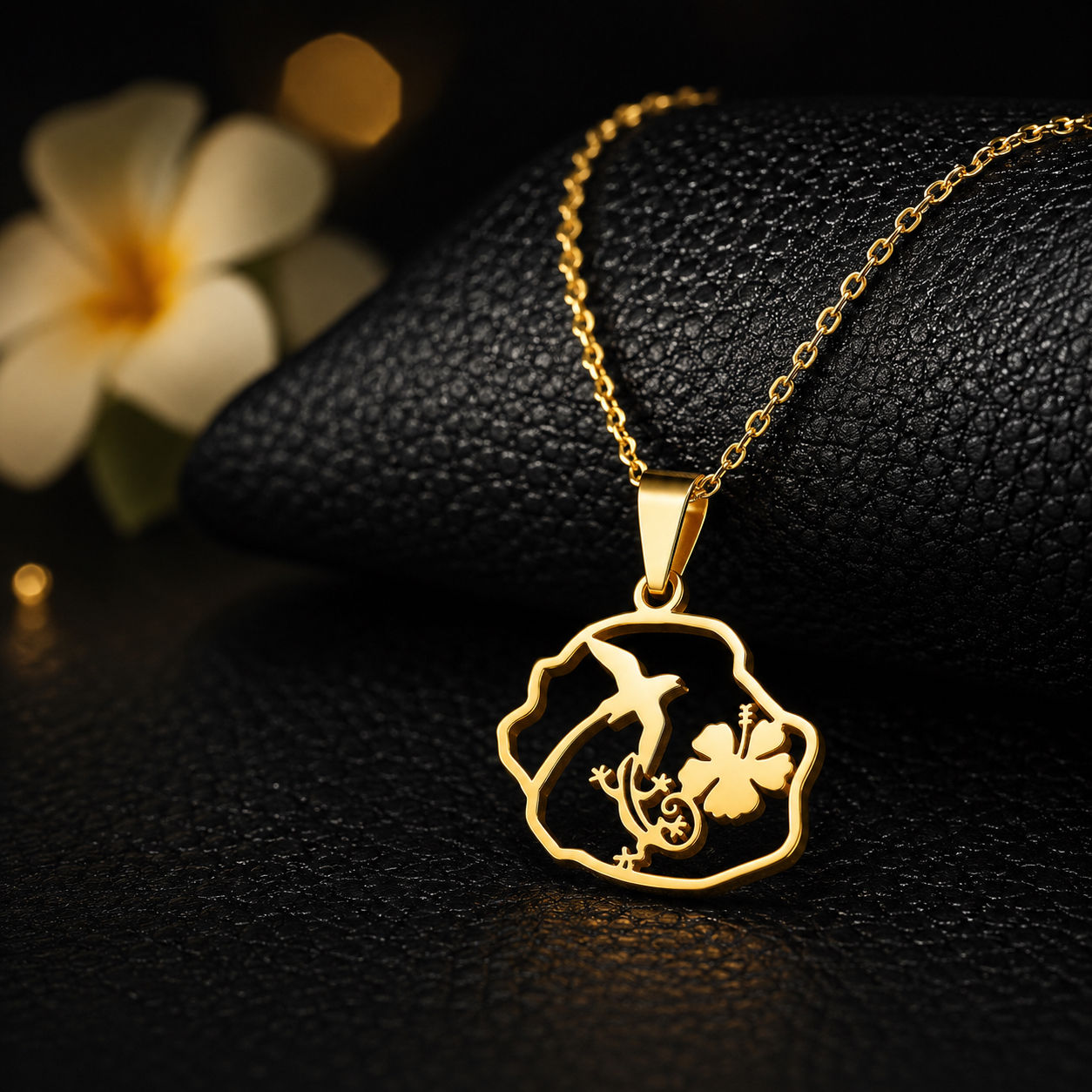 Collier Île de La Réunion Gecko & Fleur Hibiscus – Pendentif Tendance Acier Inox