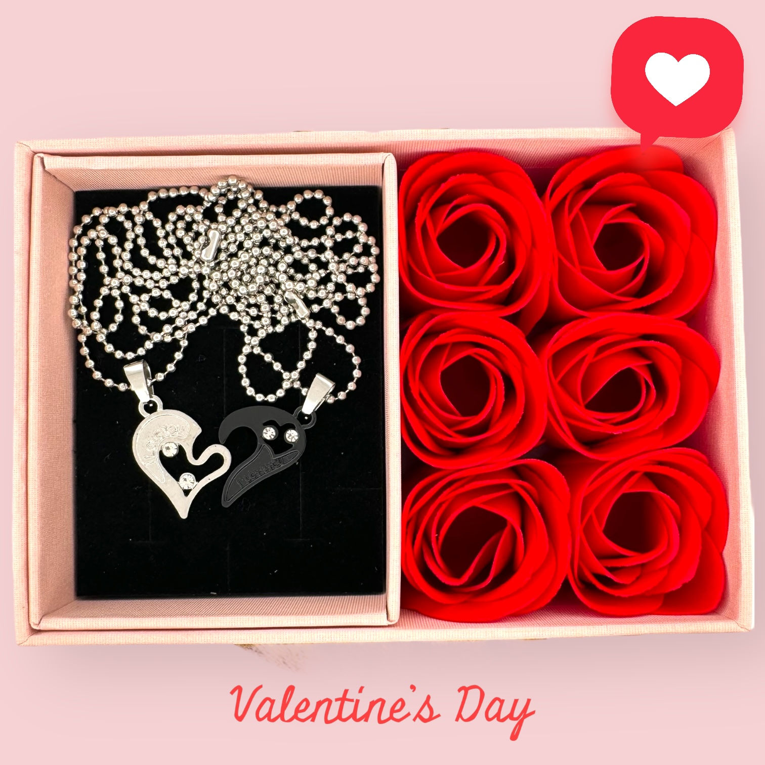 Colliers forme coeur  avec boîte fleurs avec coeur