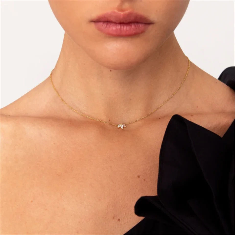 Miniature : Collier femme trois petales tendance jolie acier inoxydable 