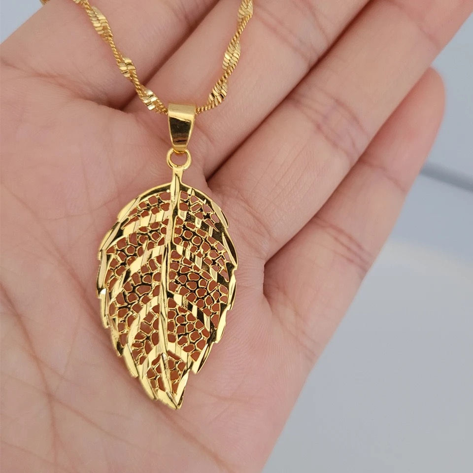 Miniature : Collier femme forme feuille tendance jolie