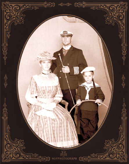 Familienportrait im Stile der Jahrhundertwende 