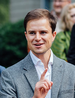 LTRA Summer Party 2023 (300 van 267)_edited.jpg