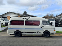TOYOTA Hiace - High Roof
