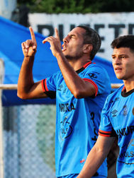 UN GOL DE EDDIE HERNÁNDEZ TIENE CON VENTAJA A MUNICIPAL