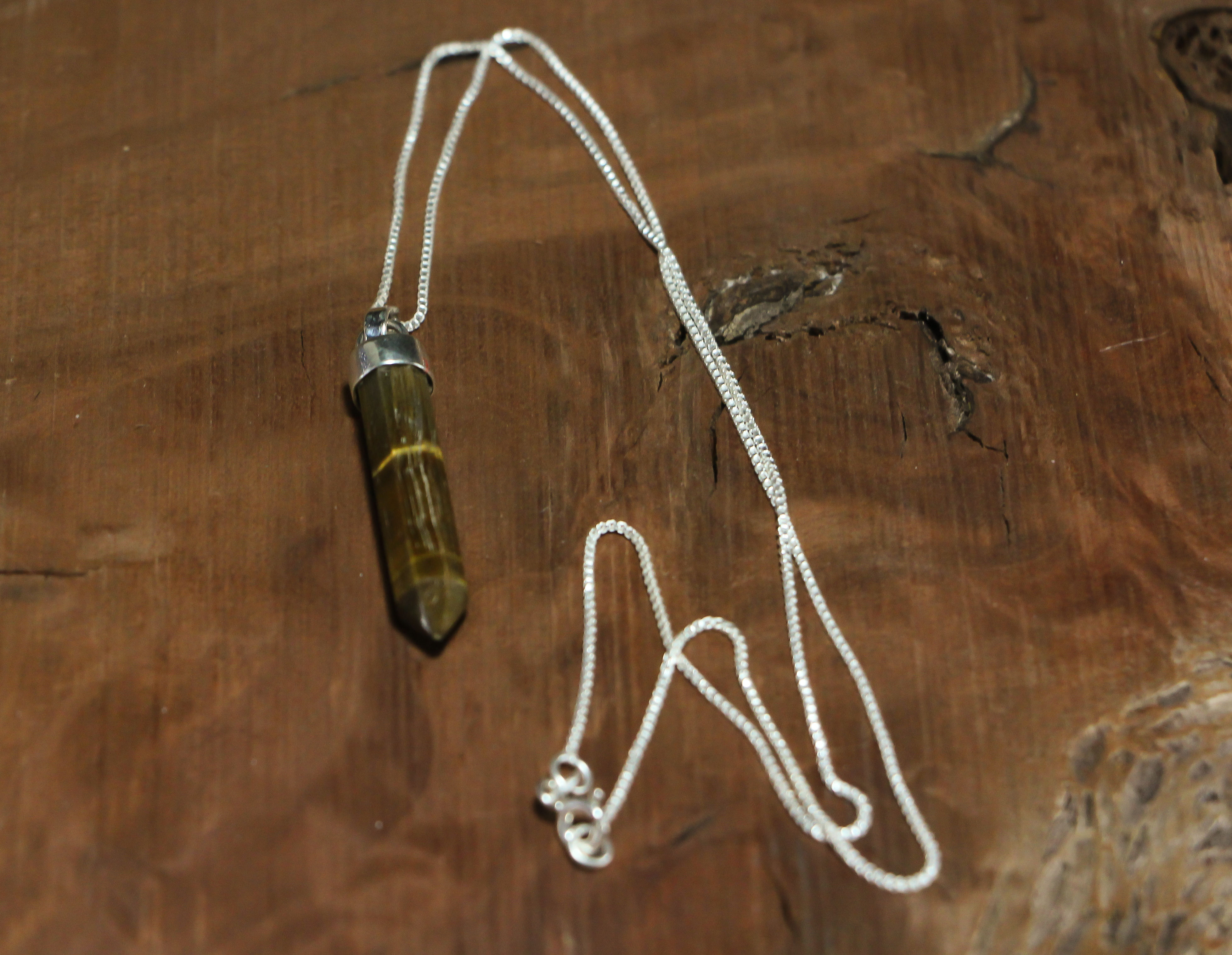 שרשרת קריסטל טייגר איי