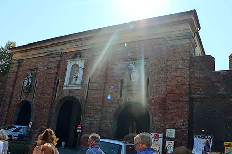 portasantamaria.JPG
