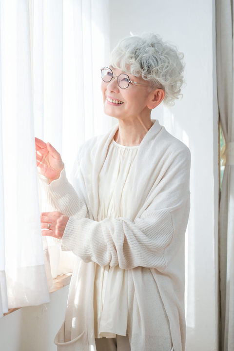 笑顔のシニア女性