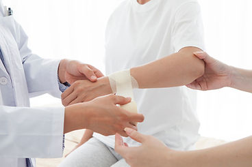 急を要する状況から慢性的なものまで対応します。