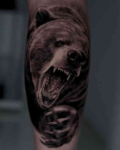 6ink9 Tattoo Studio: Detailliertes und aggressives Bären Tattoo im realistischen Stil auf dem Unterarm, Köln | Detailed and Aggressive Bear Tattoo in Realistic Style on the Forearm, Cologne