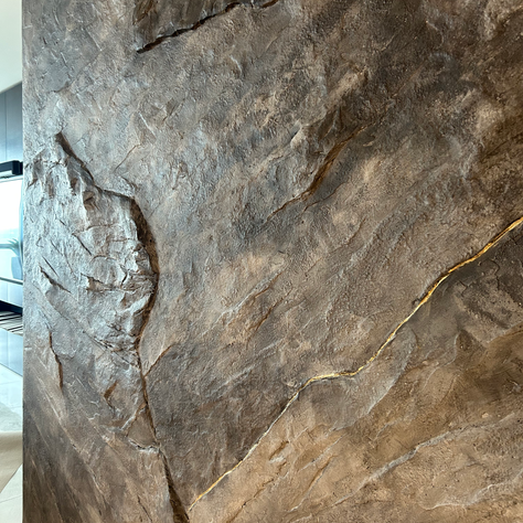Mur de type "Falaise", mur de roche, parois rocheuse.