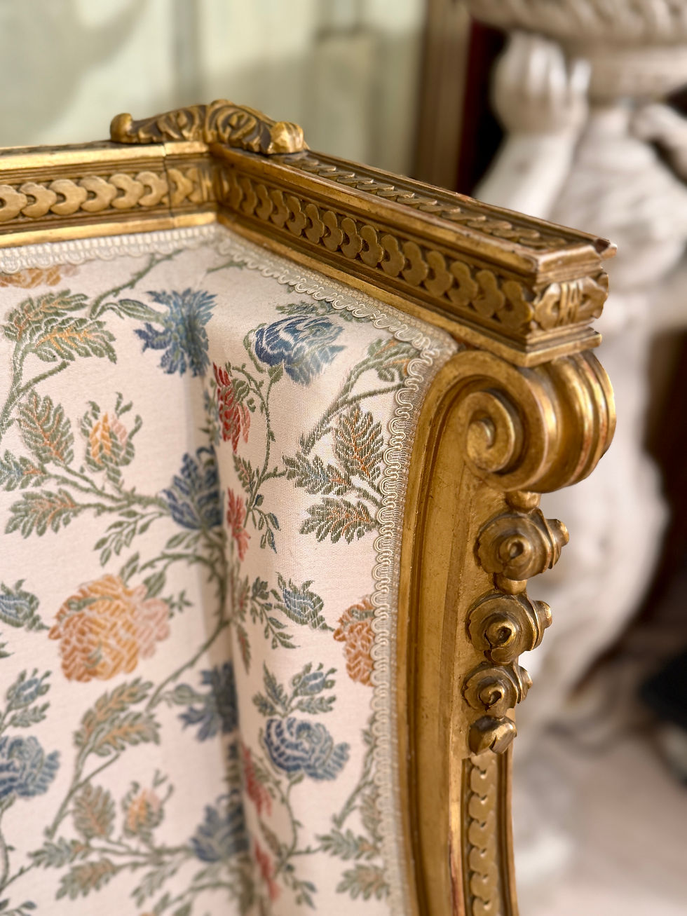 Миниатюра: Bergère à Oreilles en Bois Doré de Style Louis XVI Epoque XIXème
