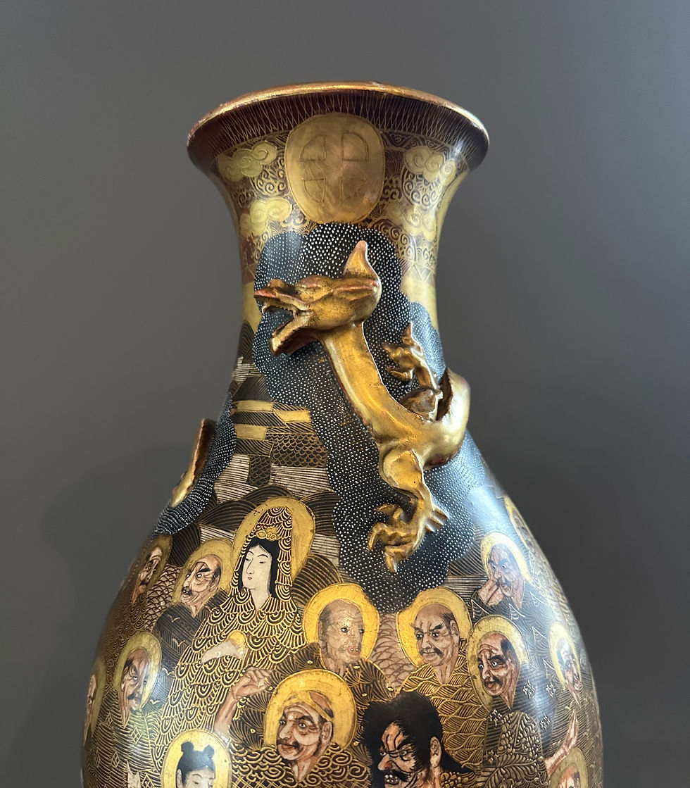 Thumbnail: Japon, Paire De Vases En Faience De Satsuma Epoque Meiji