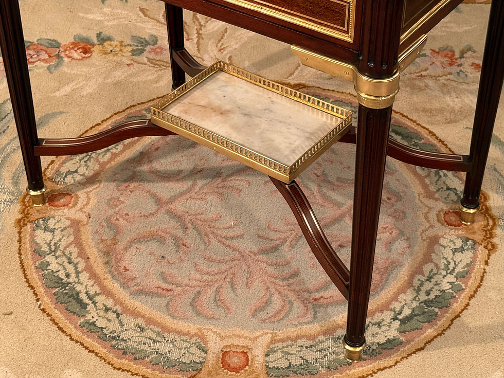 Thumbnail: Bureau Bonheur du Jour en Acajou d'Epoque Louis XVI, Vers 1790