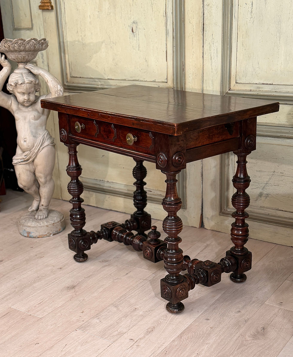 Miniatura: Console Table en Noyer Sculpté d'Epoque XVIIème Siècle