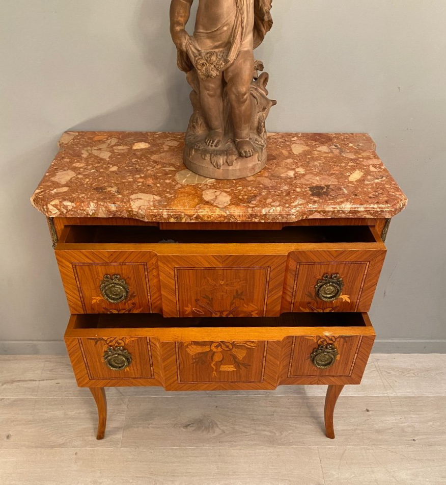 Thumbnail: Commode Sauteuse Transition Louis XV  Louis XVI En Marqueterie
