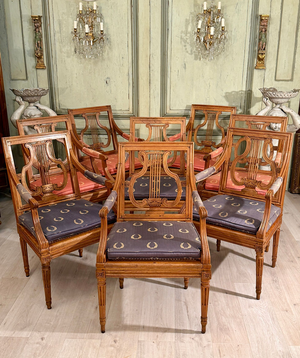 Suite de Huit Fauteuils d'Epoque Louis XVI, Vers 1780