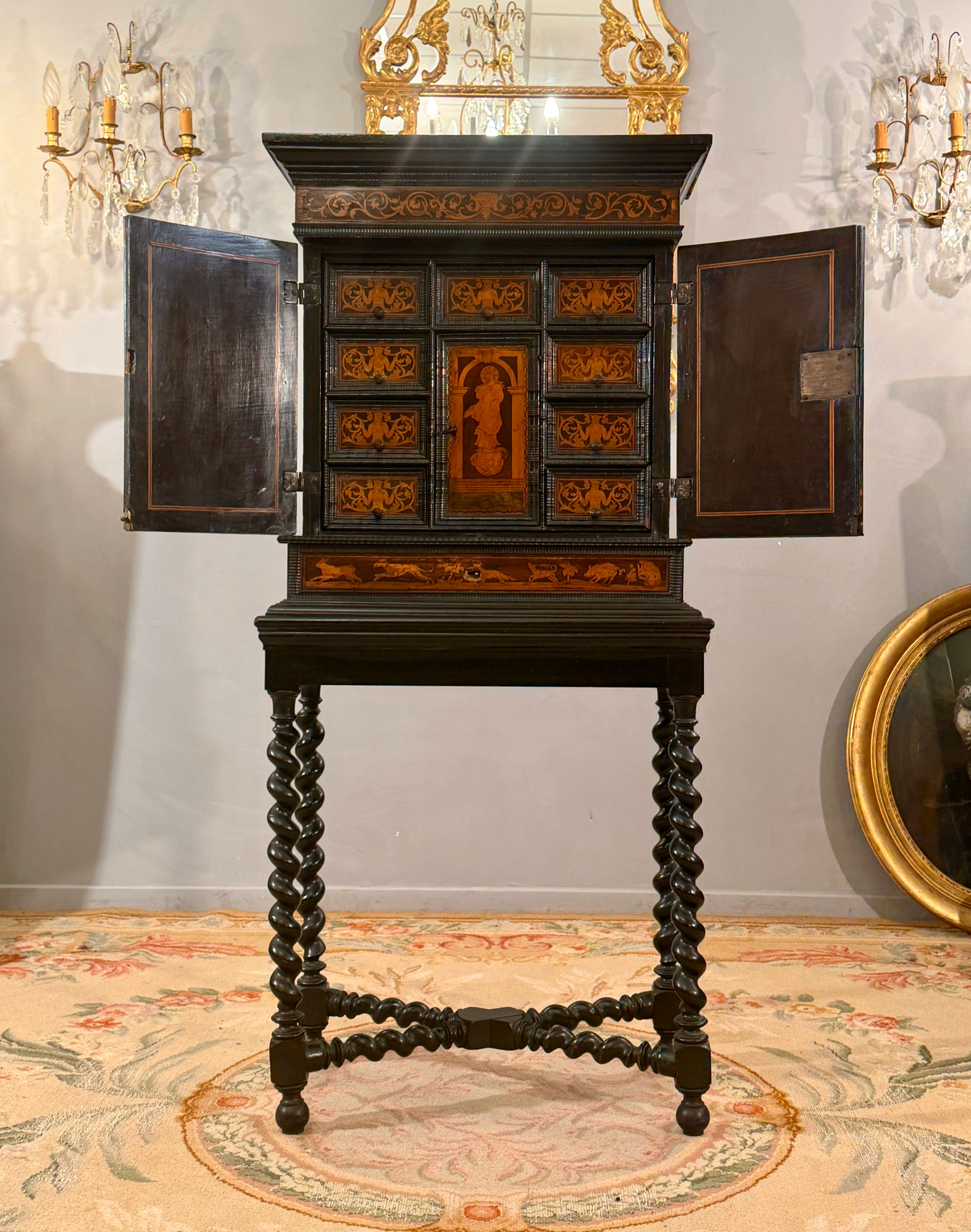 Cabinet Flamand Marqueterie d'Epoque XVIIème Siècle