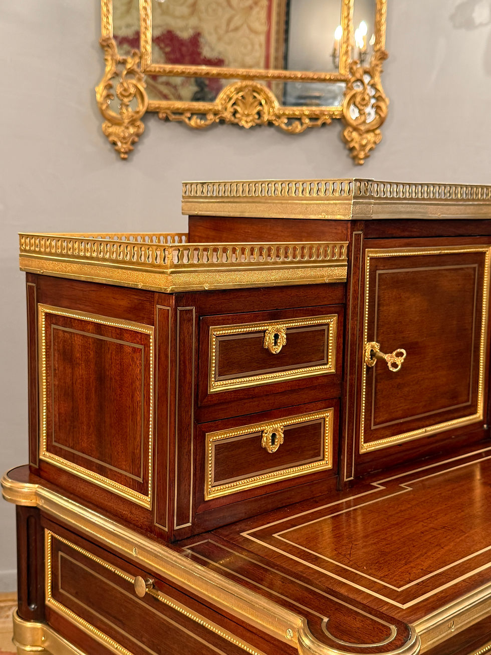 Миниатюра: Bureau Bonheur du Jour en Acajou d'Epoque Louis XVI, Vers 1790