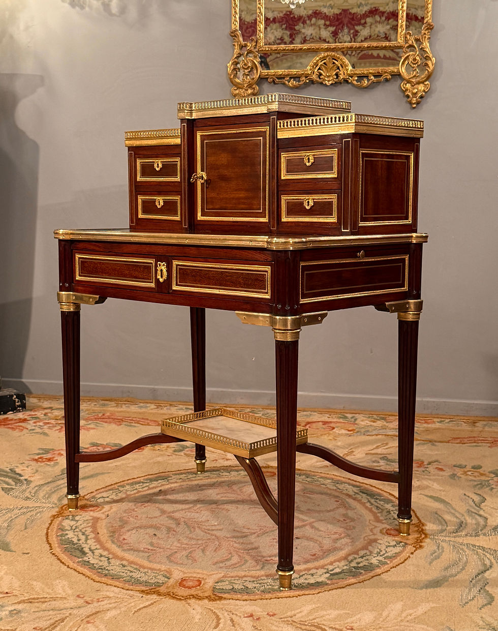 Thumbnail: Bureau Bonheur du Jour en Acajou d'Epoque Louis XVI, Vers 1790