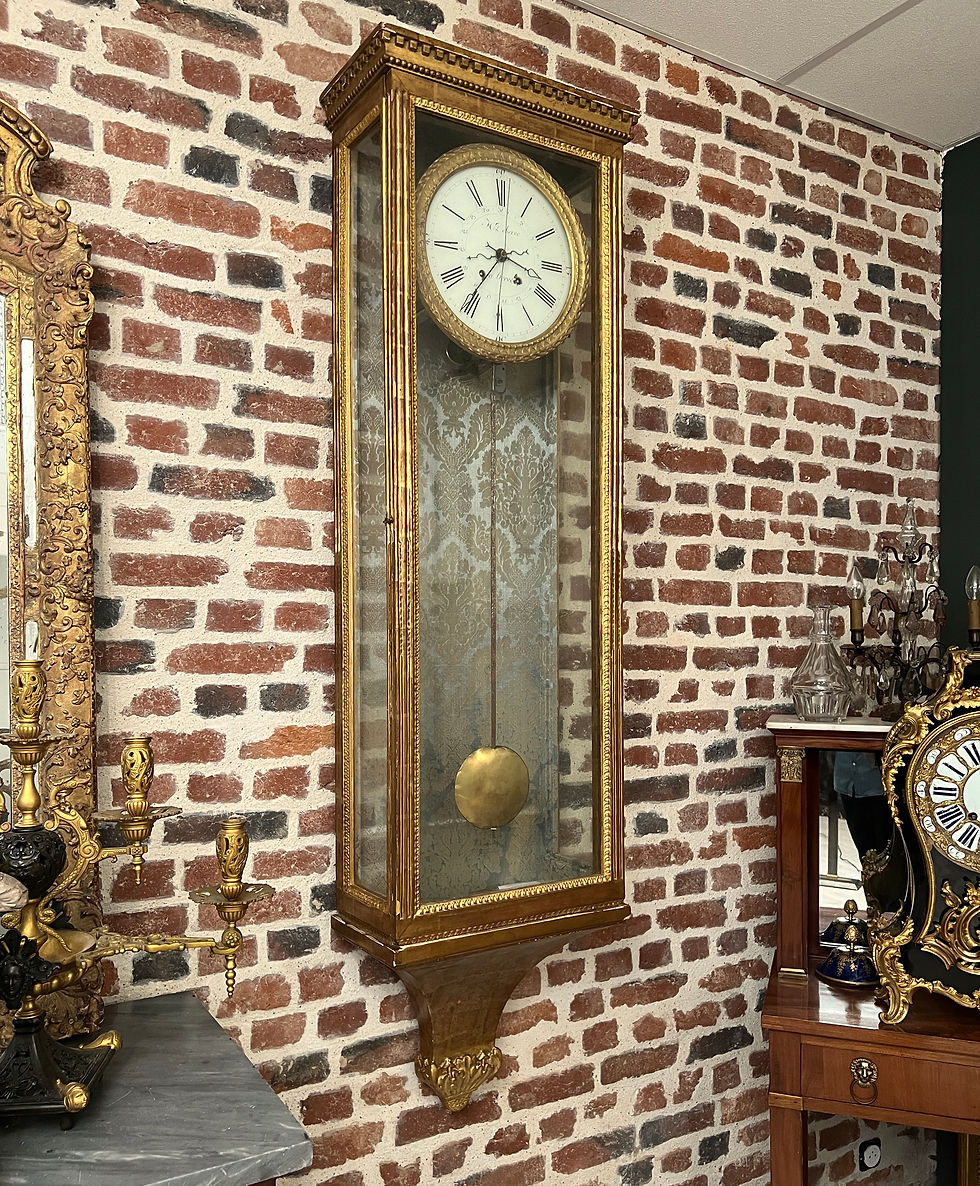 Importante Horloge Murale d'Epoque Louis XVI En Bois Dore Vers 1780