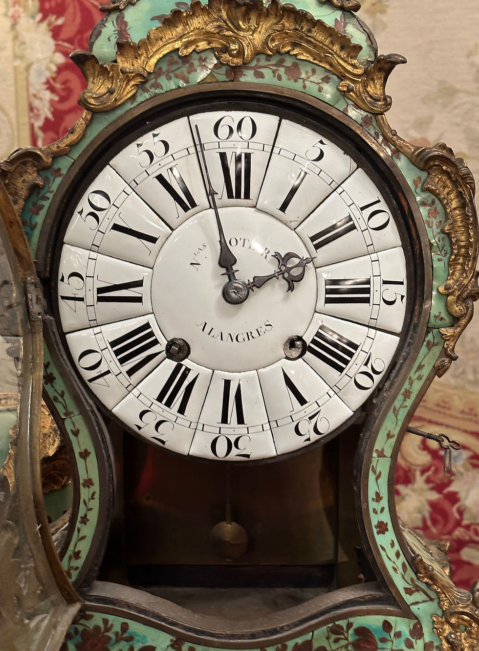Thumbnail: Cartel et Son Cul de Lampe d'Epoque Régence Début XVIIIème