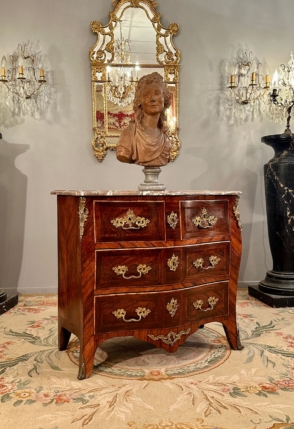 Pierre Fléchy, Commode d'Entre Deux En Marqueterie Estampillée d'Epoque Louis XV
