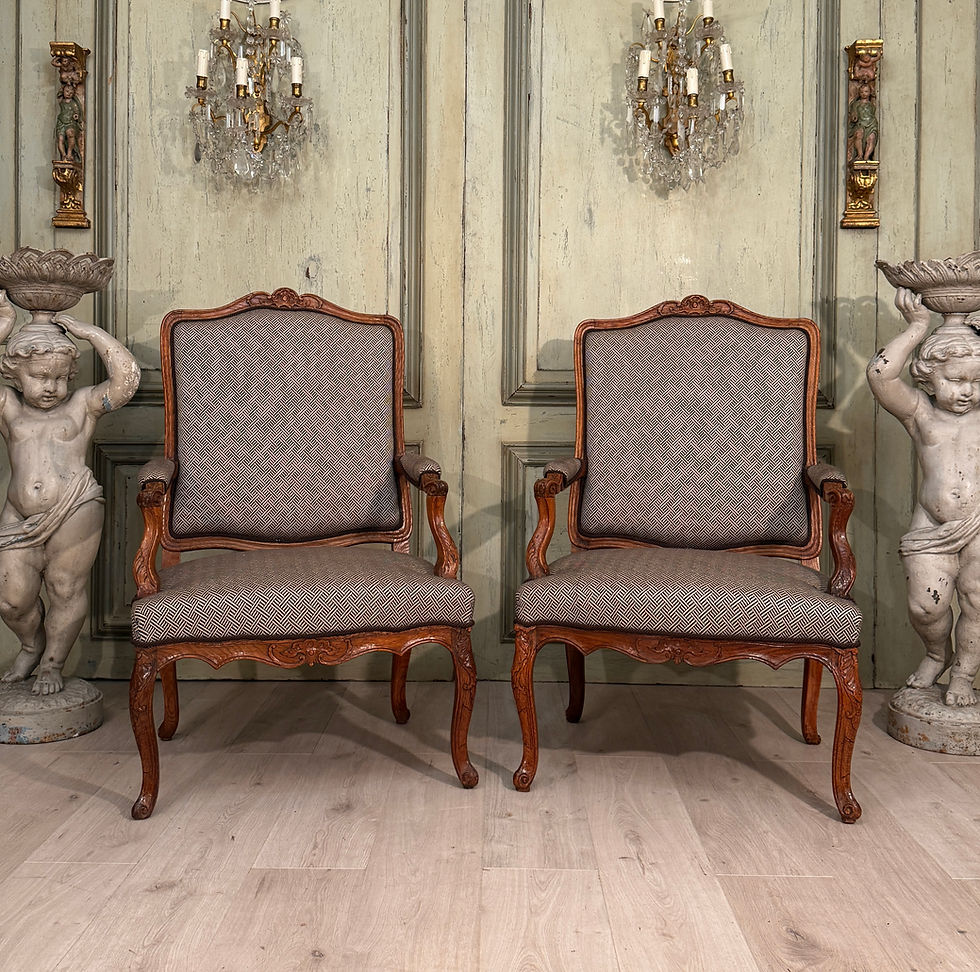 Miniatura: Large Paire De Fauteuils d'Epoque Régence Vers 1720
