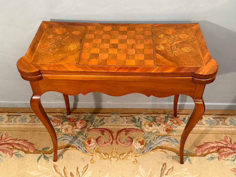 Miniatura: Table A Jeux En Noyer d'Epoque Louis XV Vers 1750