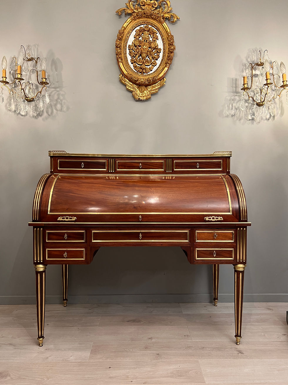 Miniatura: Important Bureau Cylindre En Acajou De Style Louis XVI Vers 1860