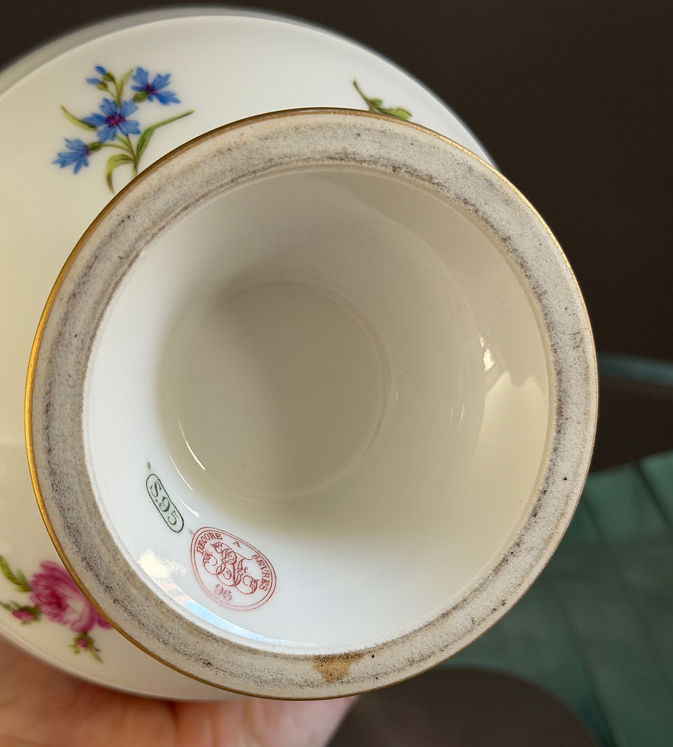 Miniatura: Vase Couvert en Porcelaine de Sevres Cachet, Epoque XIXème
