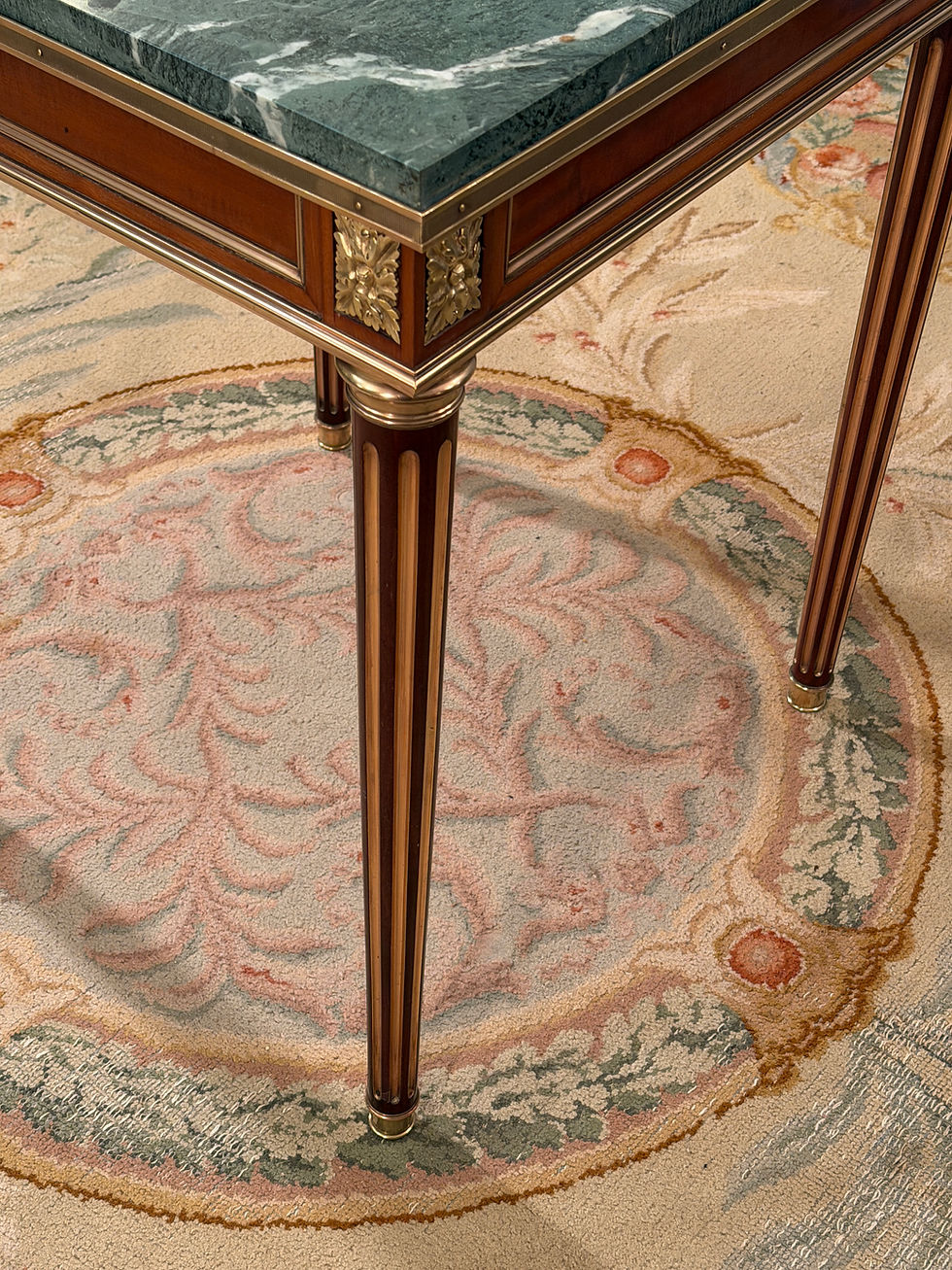 Thumbnail: Table de Milieu de Style Louis XVI, Epoque Fin XIXème