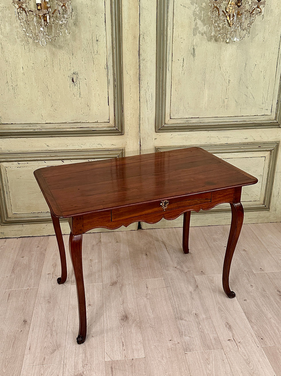 縮圖：Table A Ecrire En Acajou Travail De Port d'Epoque Louis XV XVIIIème