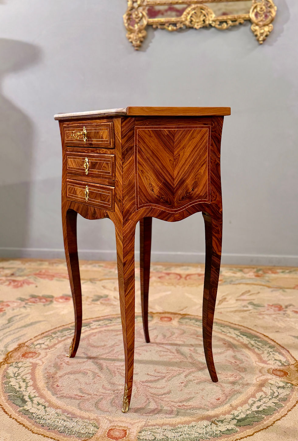 Thumbnail: Sebastien VIE, Petite Table de Salon Estampillée d'Epoque Louis XV, XVIIIème