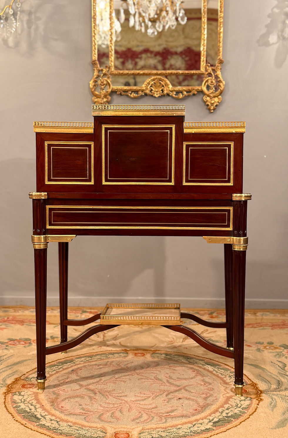 Thumbnail: Bureau Bonheur du Jour en Acajou d'Epoque Louis XVI, Vers 1790