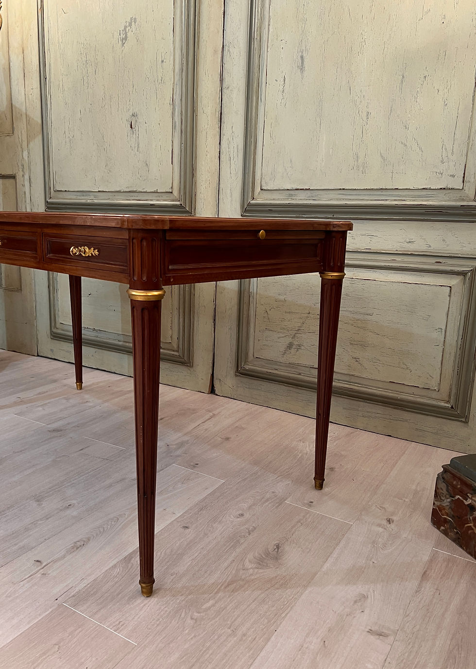縮圖：Bureau En Acajou De Style Louis XVI Travail Du Faubourg Debut XXeme