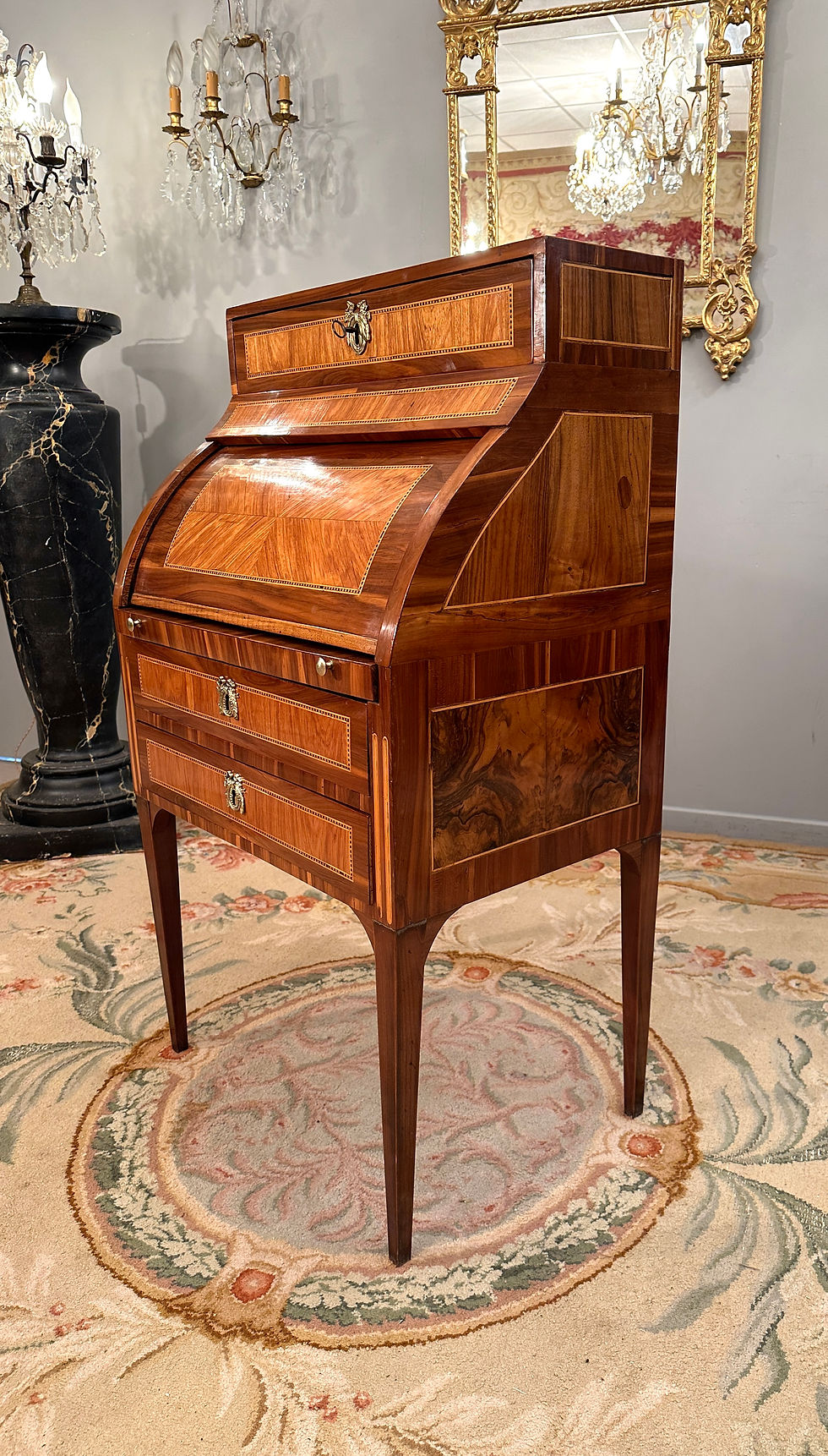 Миниатюра: Petit Bureau Cylindre En Marqueterie d'Epoque Louis XVI Vers 1780