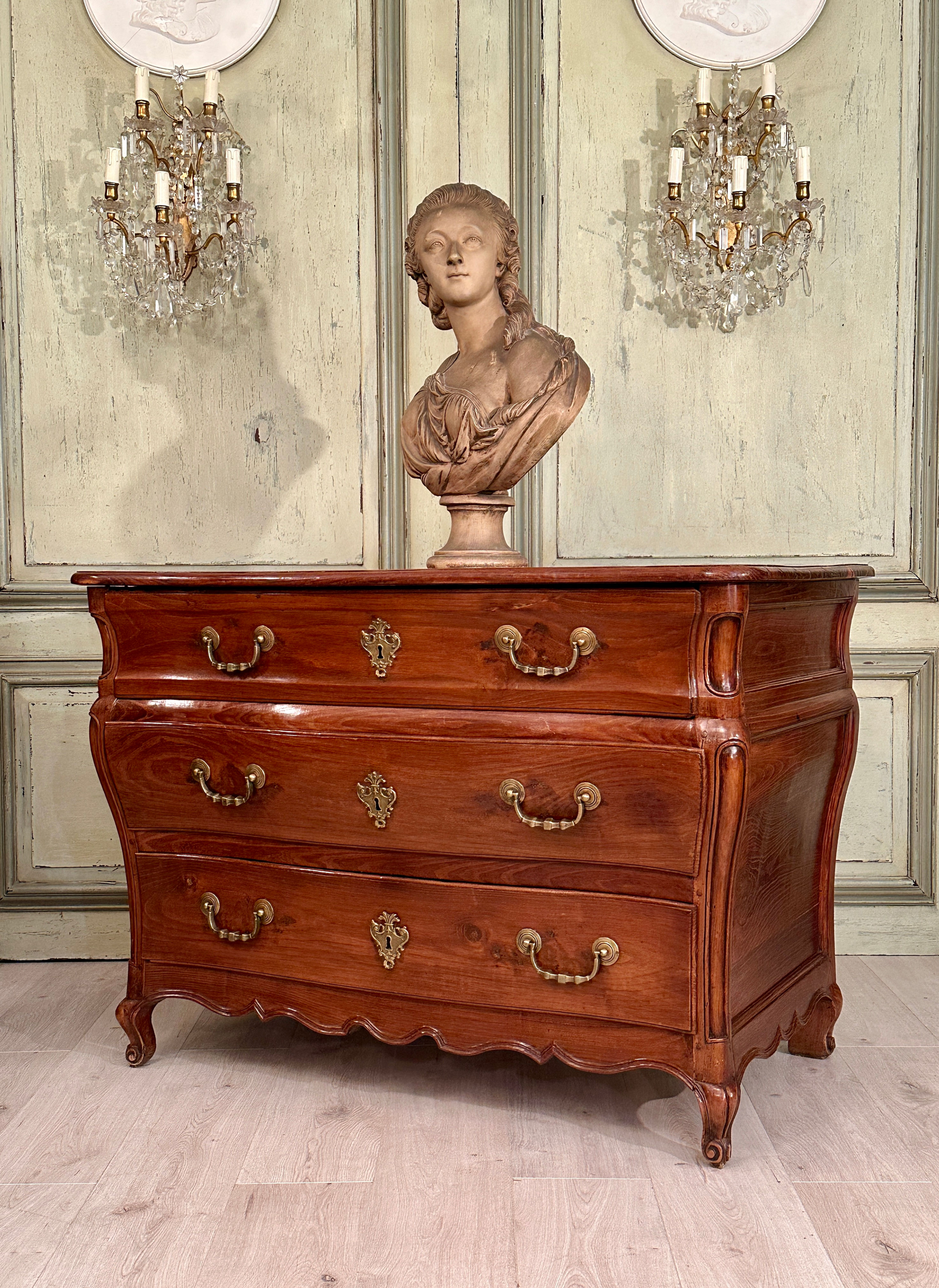 Commode Tombeau Travail De Port d'Epoque Louis XV Vers 1750