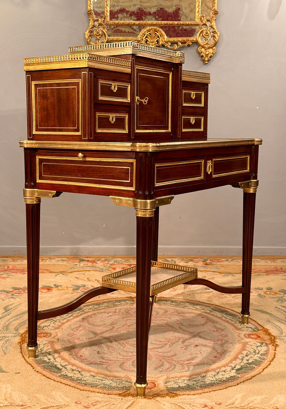 Thumbnail: Bureau Bonheur du Jour en Acajou d'Epoque Louis XVI, Vers 1790