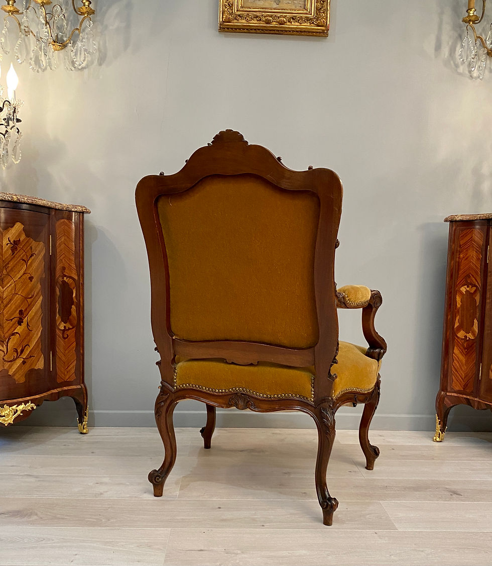 縮圖：Large Fauteuil  A Dossier Plat Noyer De Style Regence XIXeme Siecle