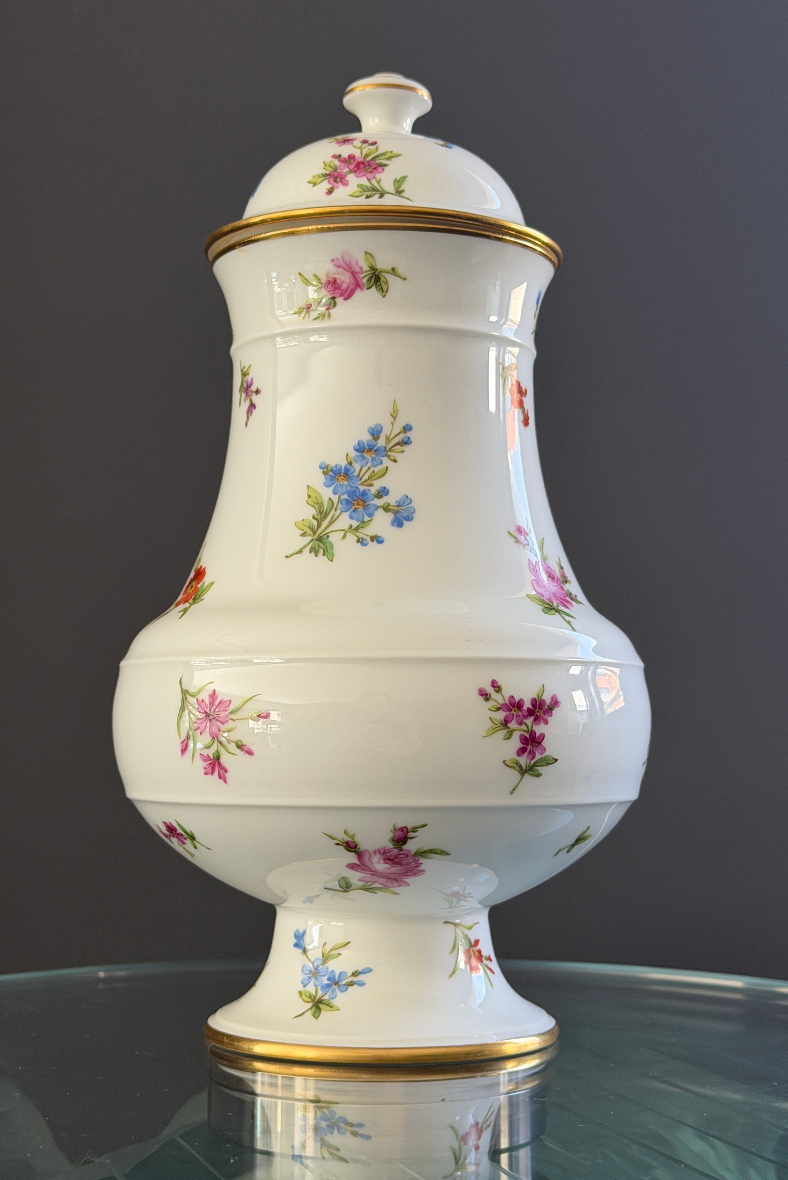 Vase Couvert en Porcelaine de Sevres Cachet, Epoque XIXème