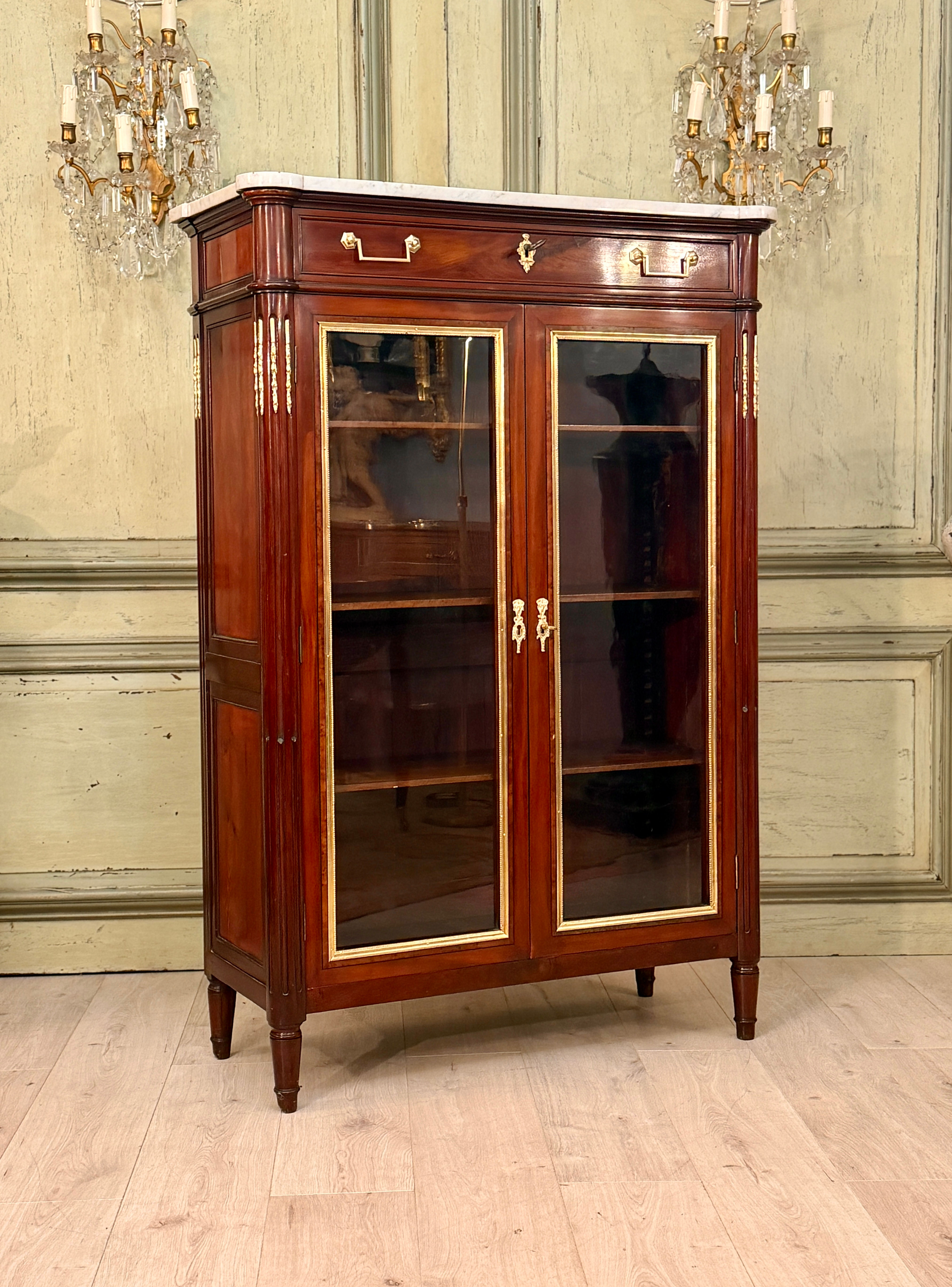 Vitrine Bibliothèque en Acajou d'Epoque Louis XVI, Vers 1780