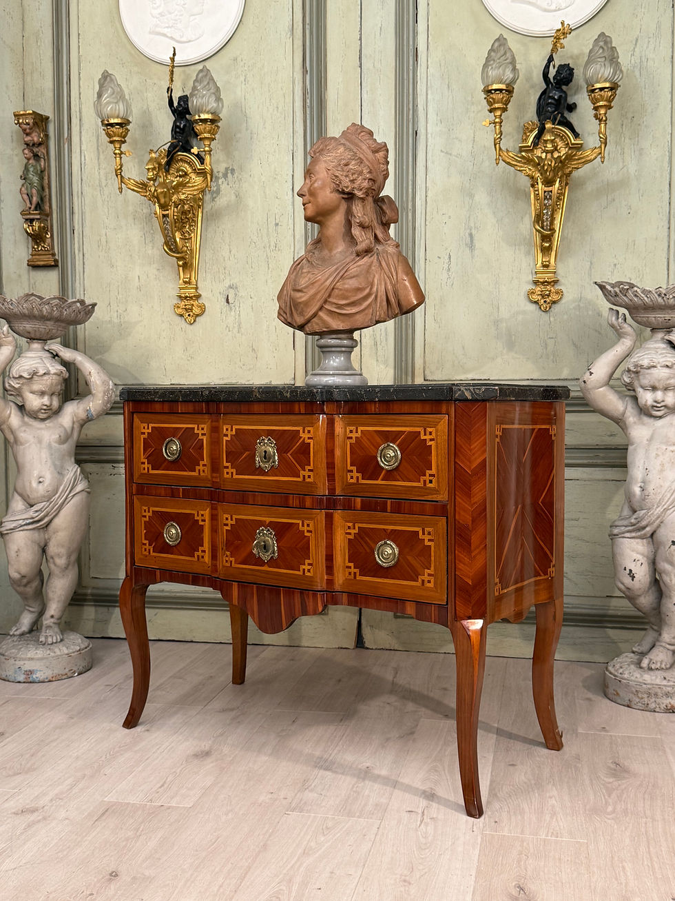 Thumbnail: Commode Sauteuse En Marqueterie d'Epoque Transition Vers 1760