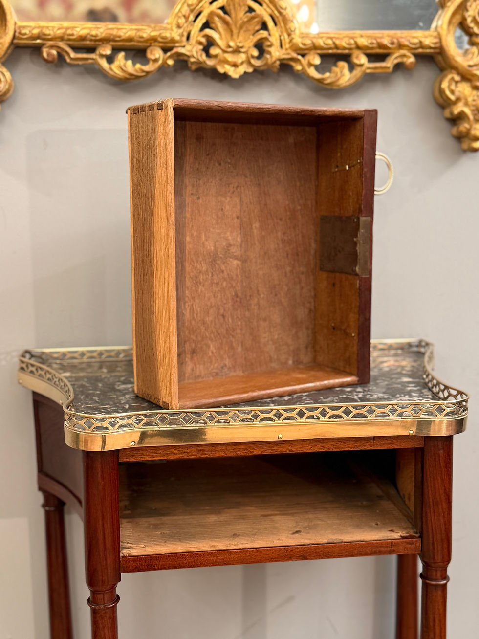 Thumbnail: Petite Console En Acajou Estampillée d'Epoque Louis XVI Vers 1780